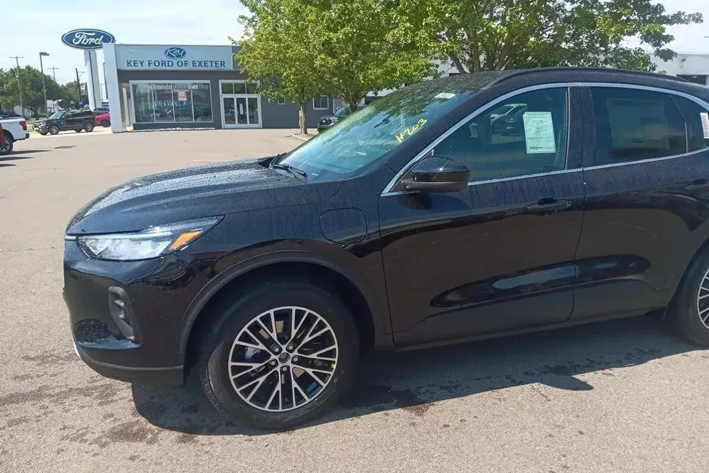 2025 Ford Escape Plug-In Hybrid Base photo 1