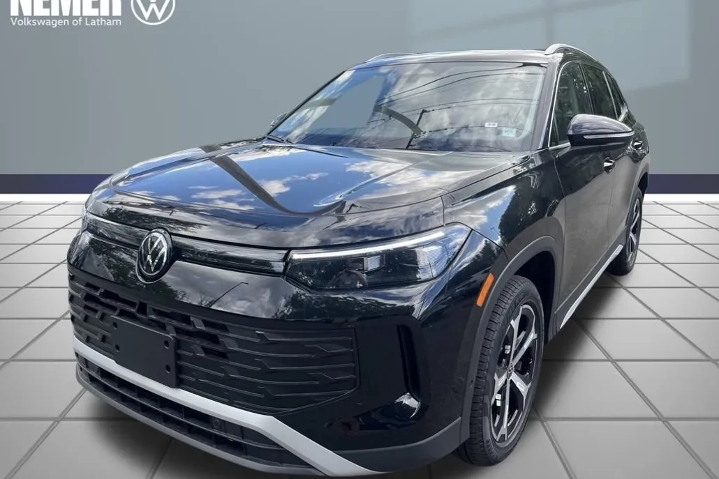 2025 Volkswagen Tiguan SE photo 1