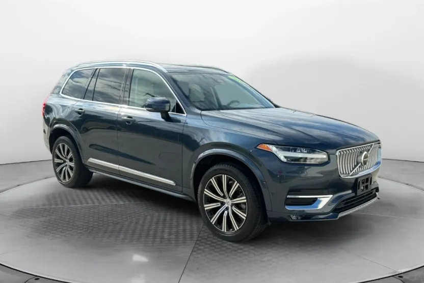 2023 Volvo XC90 Plus photo 1