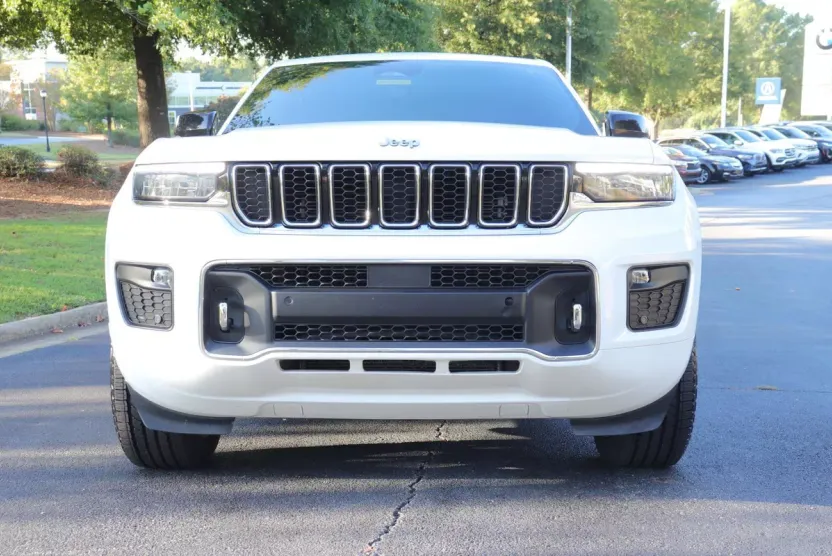 2022 Jeep Grand Cherokee Overland photo 1
