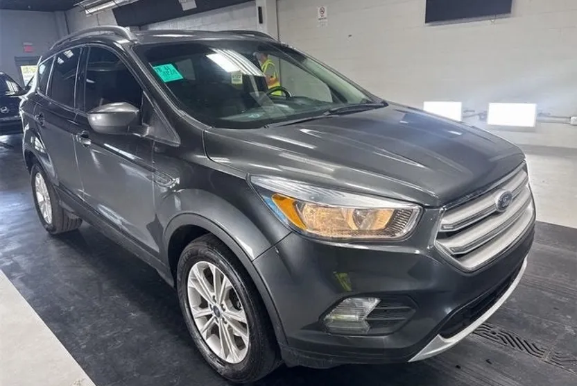 2018 Ford Escape SE photo 1