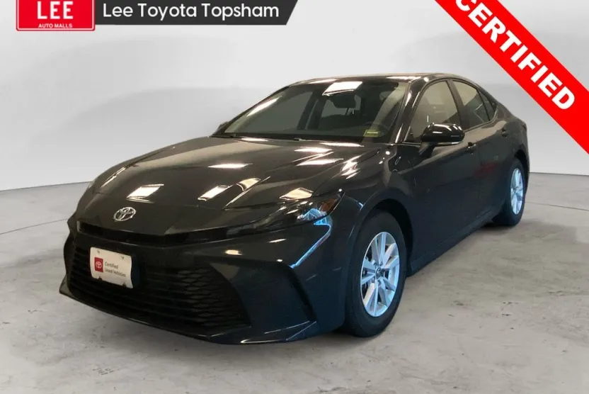 2025 Toyota Camry LE photo 1