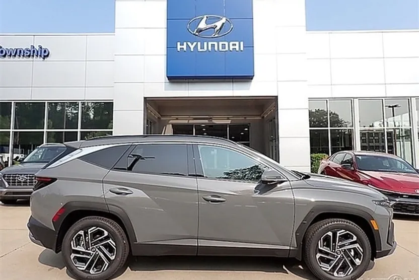 2025 Hyundai Tucson Limited photo 1