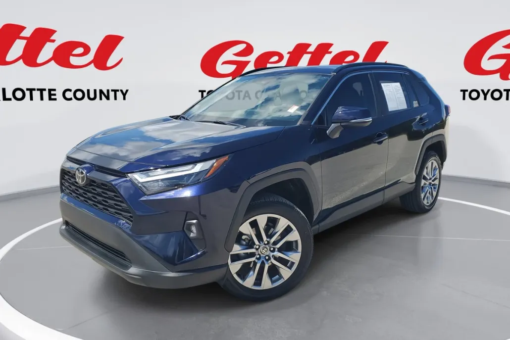 2022 Toyota RAV4 XLE Premium photo 1