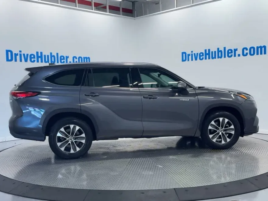 2021 Toyota Highlander Hybrid XLE photo 1