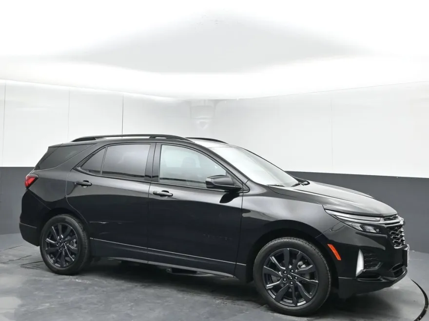 2023 Chevrolet Equinox RS photo 1