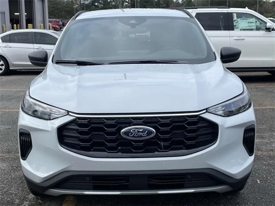 2025 Ford Escape ST-Line photo 1
