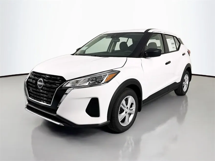 2025 Nissan Kicks Play S photo 1