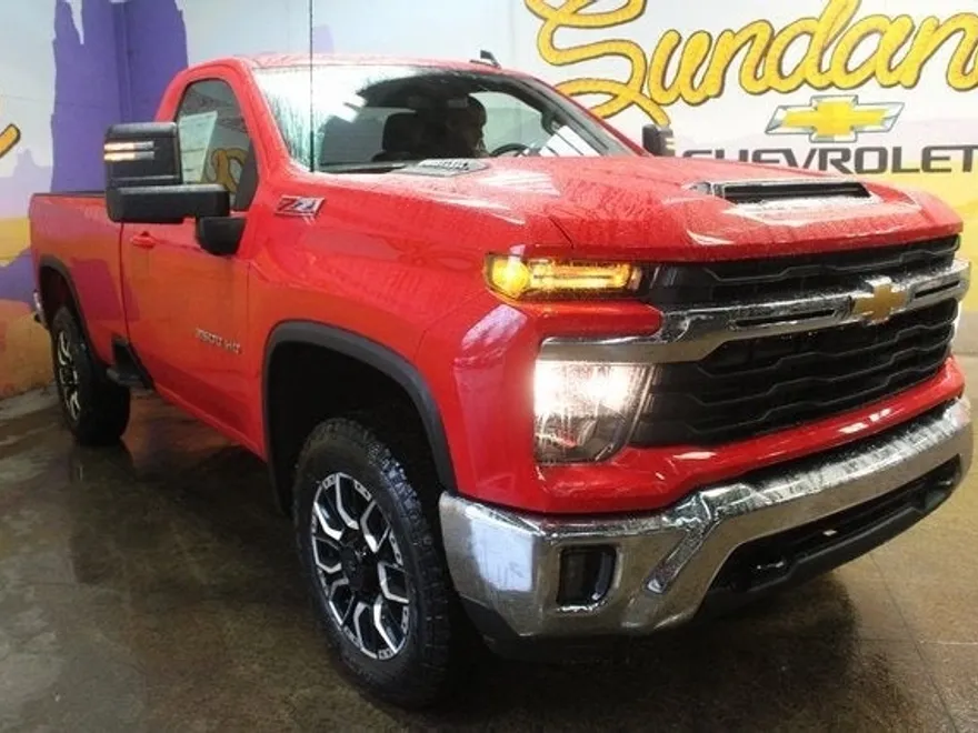 2025 Chevrolet Silverado 2500HD LT photo 1