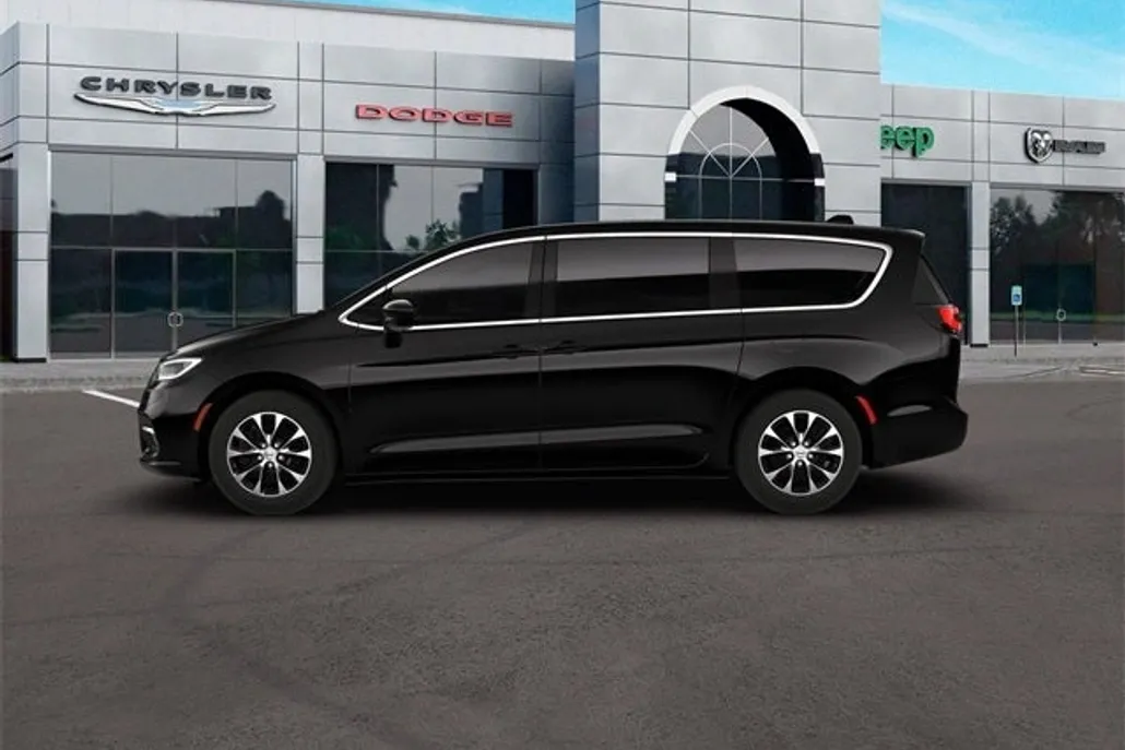 2026 Chrysler Pacifica photo 1