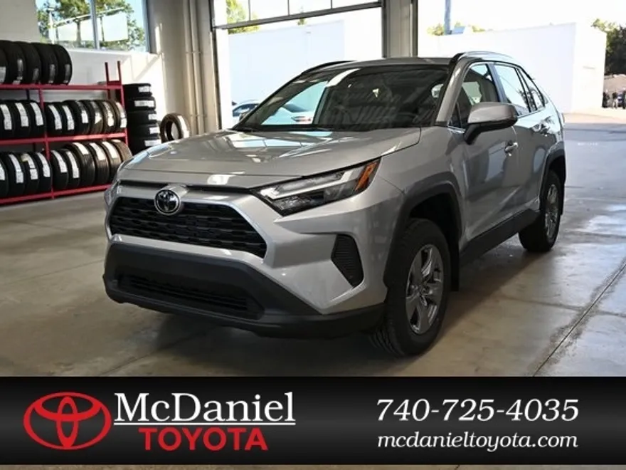 2025 Toyota RAV4 Hybrid XLE photo 1