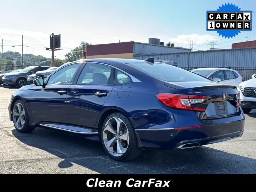 2020 Honda Accord Touring 2.0T photo 1