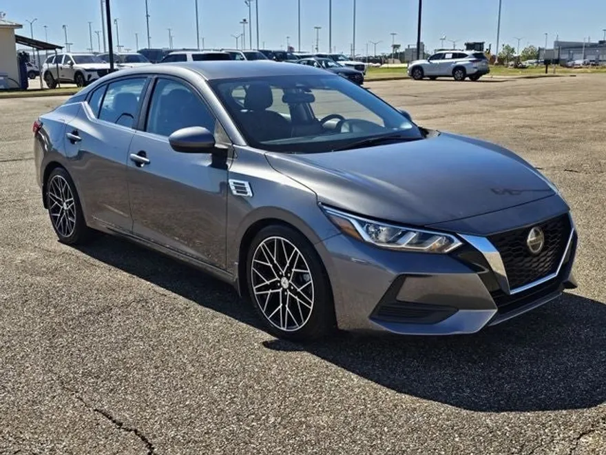 2021 Nissan Sentra SV photo 1