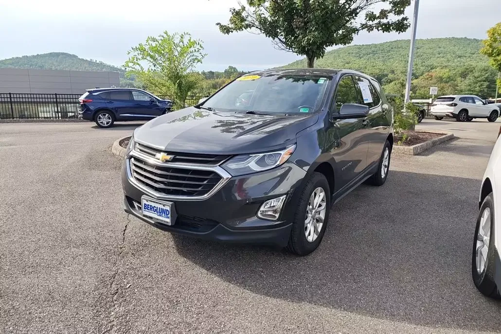 2020 Chevrolet Equinox LT photo 1