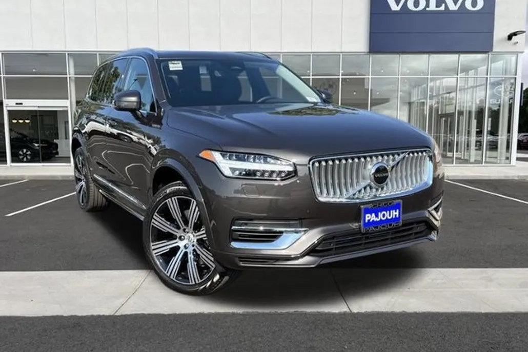 2025 Volvo XC90 T8 Core photo 1