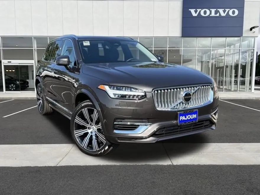2025 Volvo XC90 T8 Core photo 1