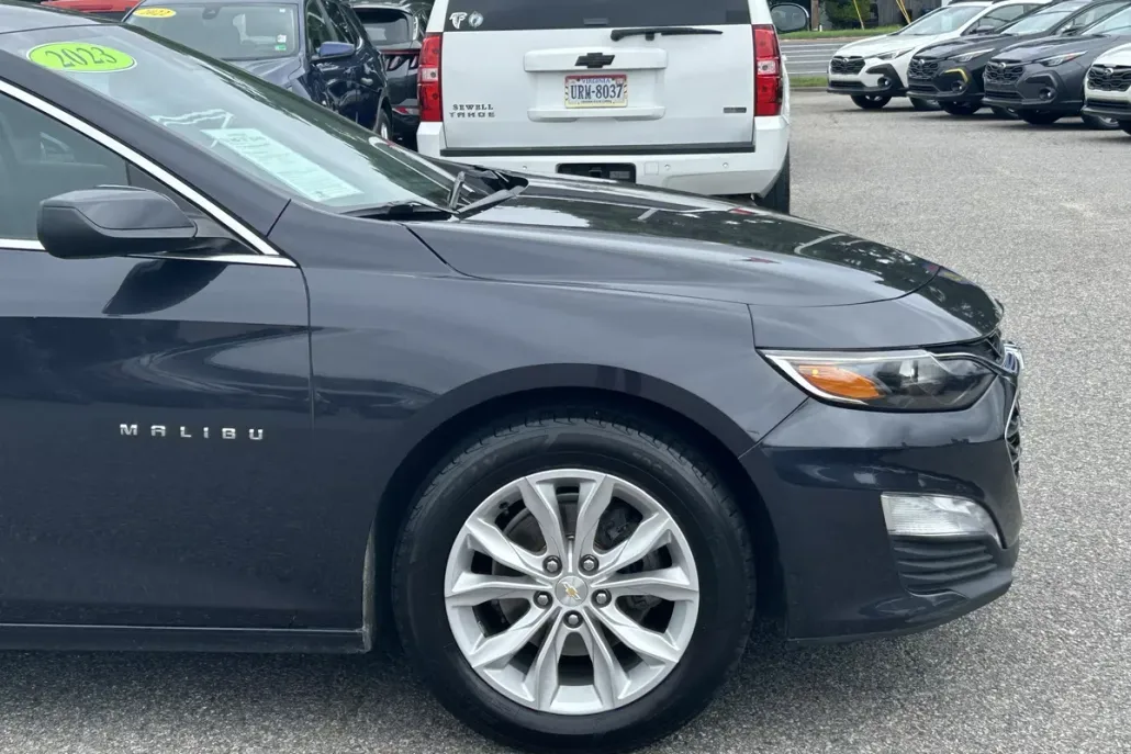 2023 Chevrolet Malibu 1LT photo 1