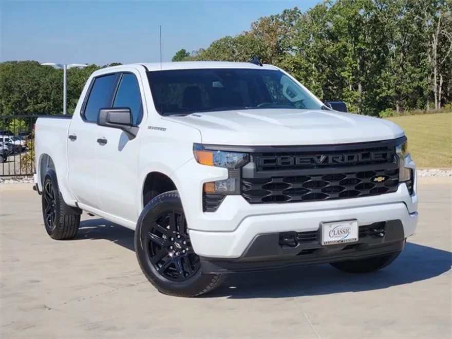 2026 Chevrolet Silverado 1500 Custom photo 1