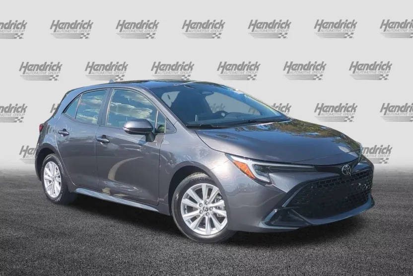2024 Toyota Corolla SE photo 1