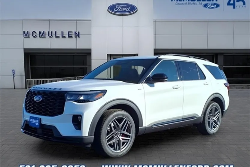 2025 Ford Explorer ST-Line photo 1