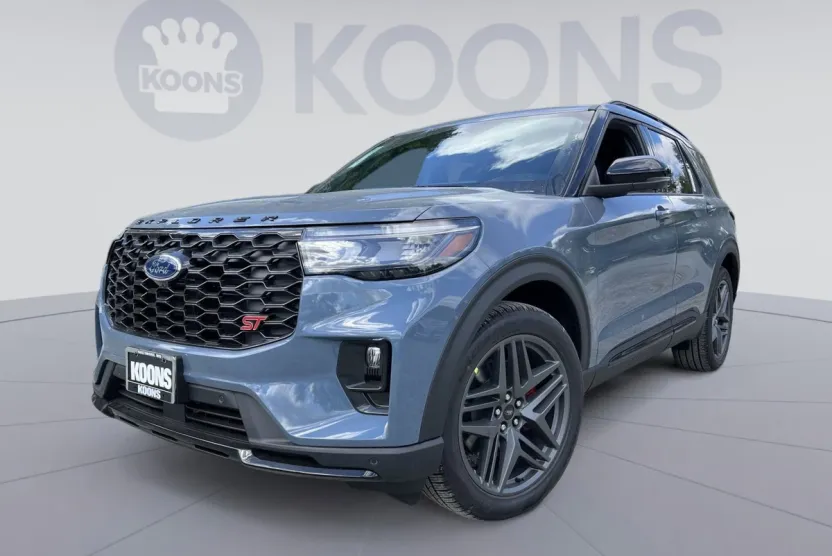 2025 Ford Explorer ST photo 1