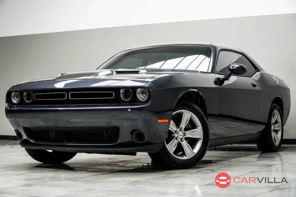 2019 Dodge Challenger SXT photo 1