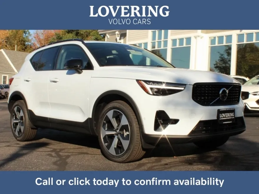 2026 Volvo XC40 Plus photo 1