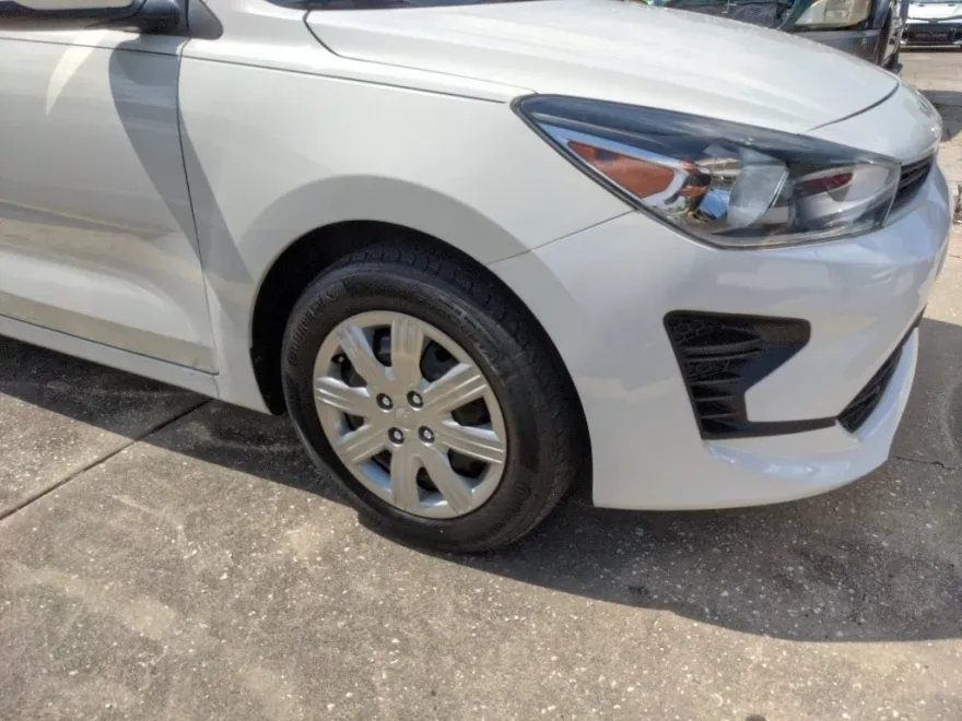 2022 Kia Rio S photo 1
