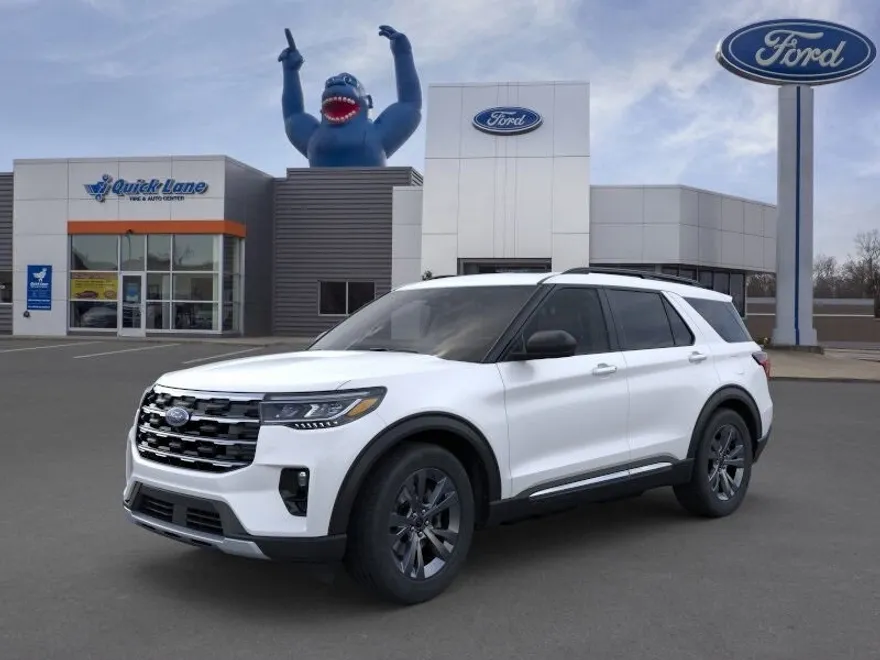 2025 Ford Explorer photo 1