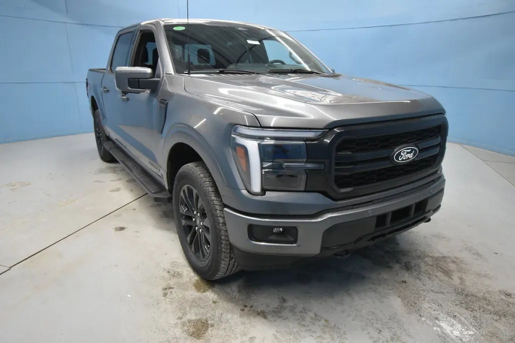 2025 Ford F-150 Lariat photo 1