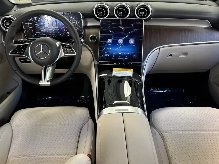 2026 Mercedes Benz GLC 300 photo 1
