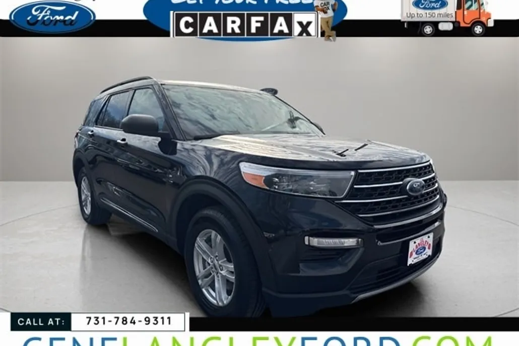 2023 Ford Explorer XLT photo 1