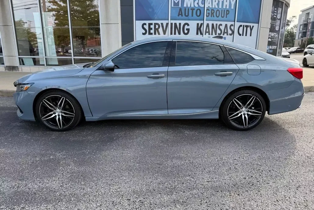 2021 Honda Accord Touring 2.0T photo 1