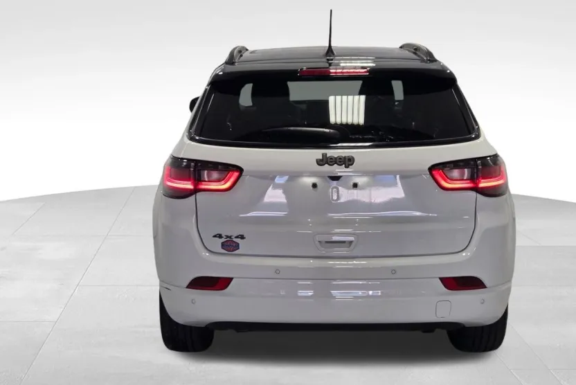 2025 Jeep Compass photo 1