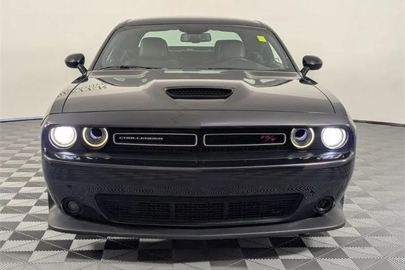 2019 Dodge Challenger R/T photo 1