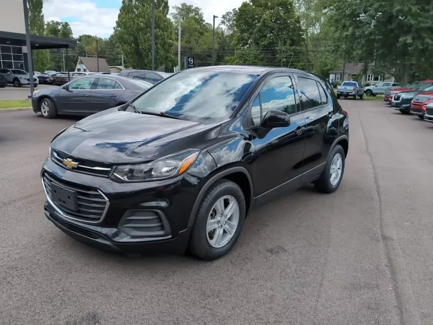 2020 Chevrolet Trax LS photo 1