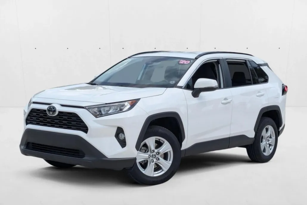 2020 Toyota RAV4 XLE photo 1