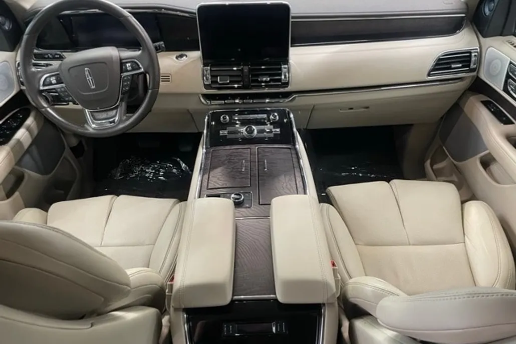 2021 Lincoln Navigator L Reserve photo 1