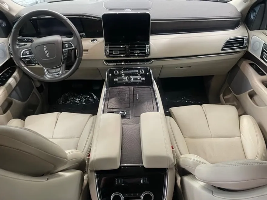 2021 Lincoln Navigator L Reserve photo 1