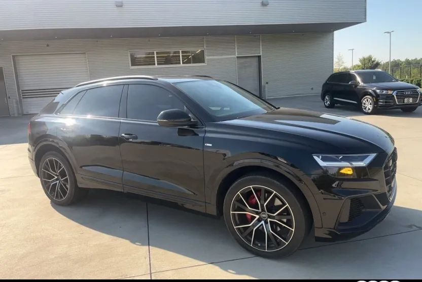 2022 Audi Q8 55 Premium Plus photo 1