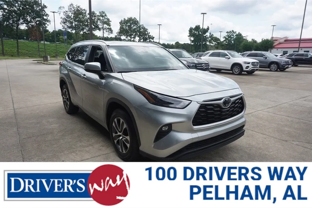 2023 Toyota Highlander XLE photo 1