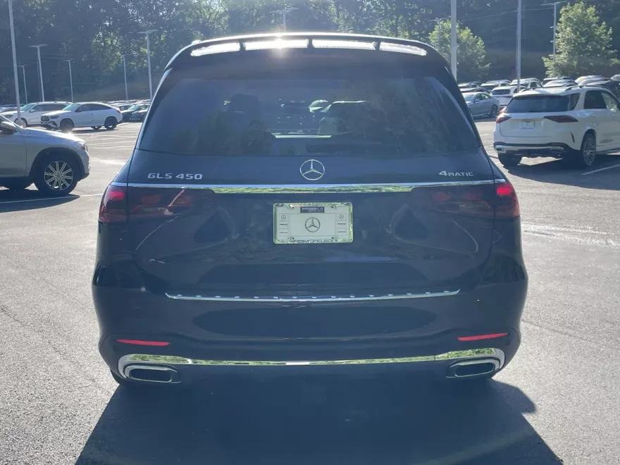 2025 Mercedes Benz GLS 450 4MATIC photo 1