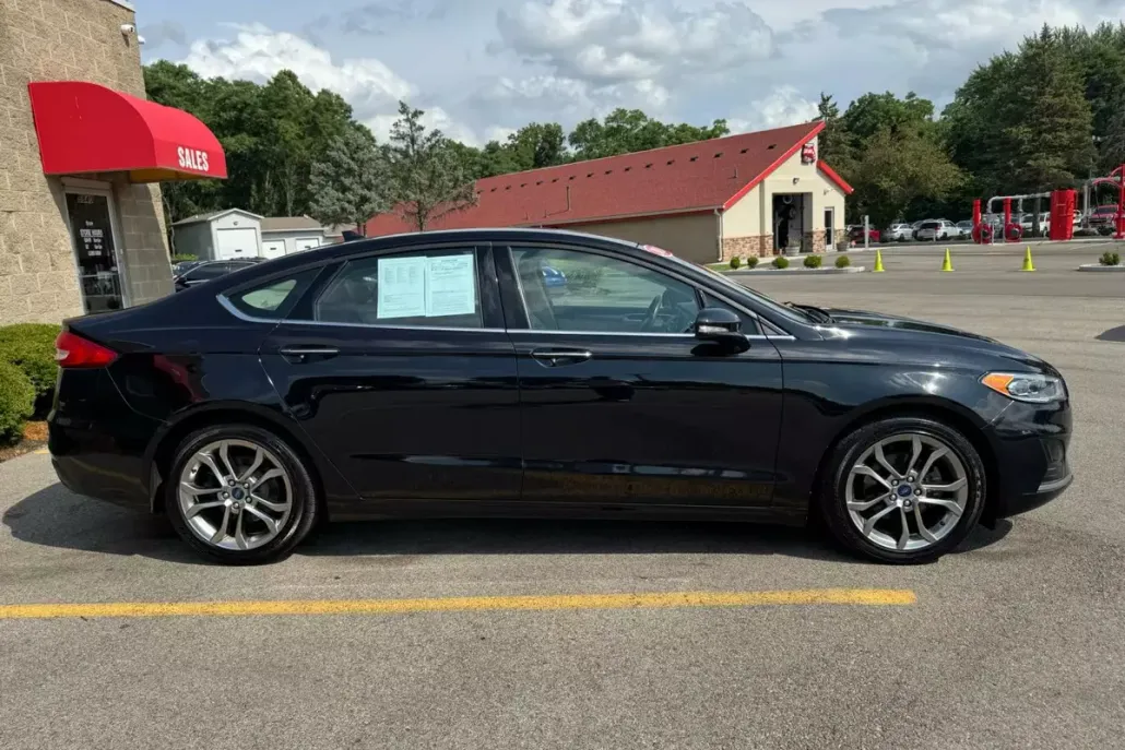 2020 Ford Fusion SEL photo 1