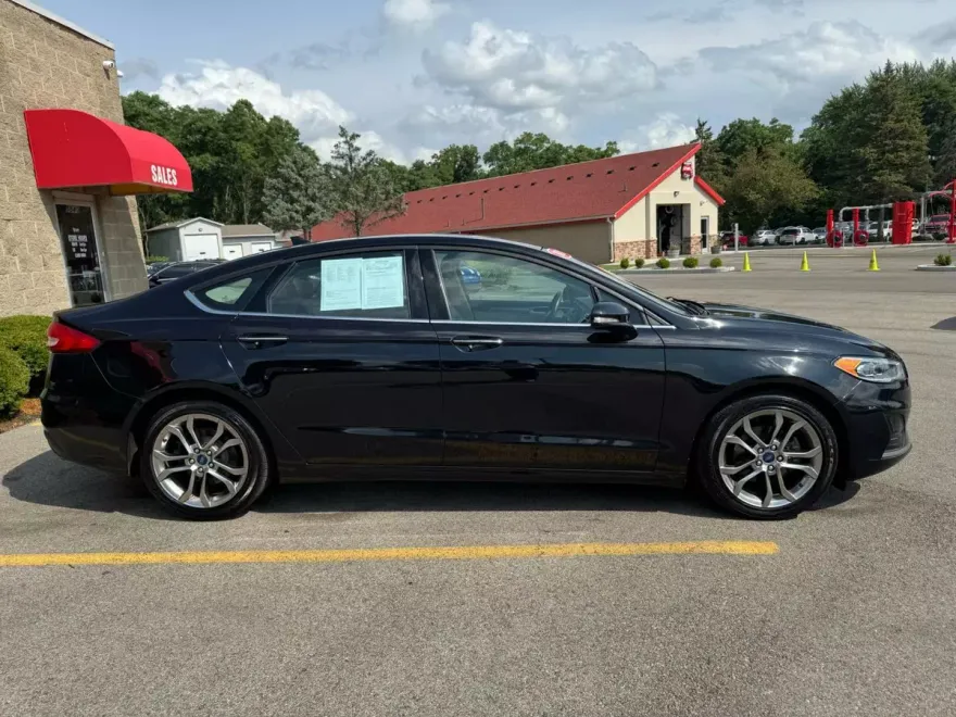 2020 Ford Fusion SEL photo 1
