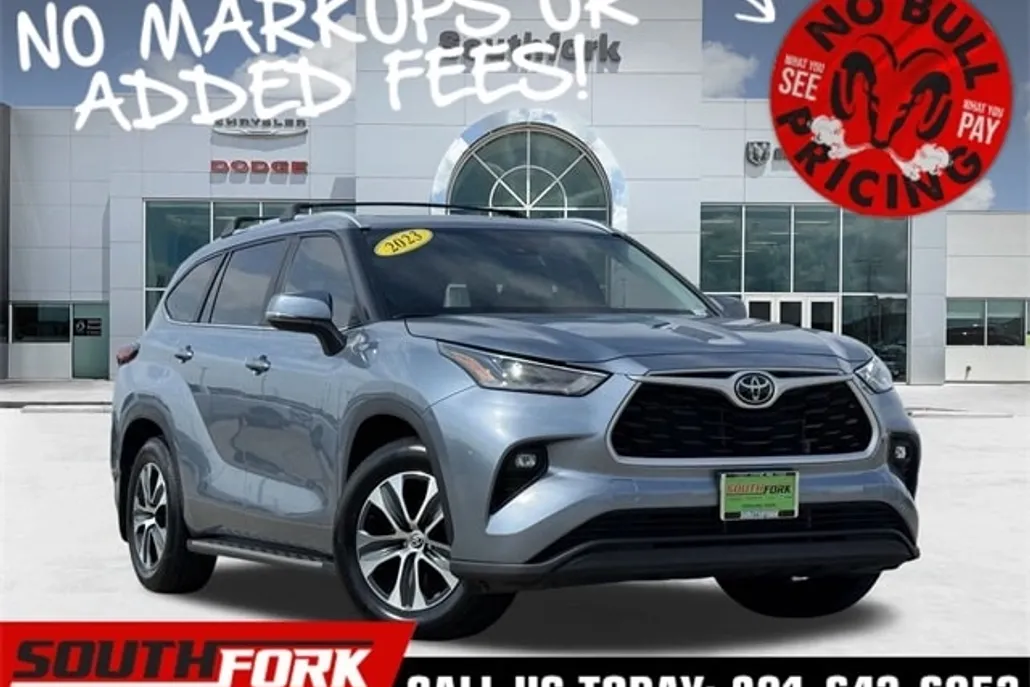2023 Toyota Highlander XLE photo 1