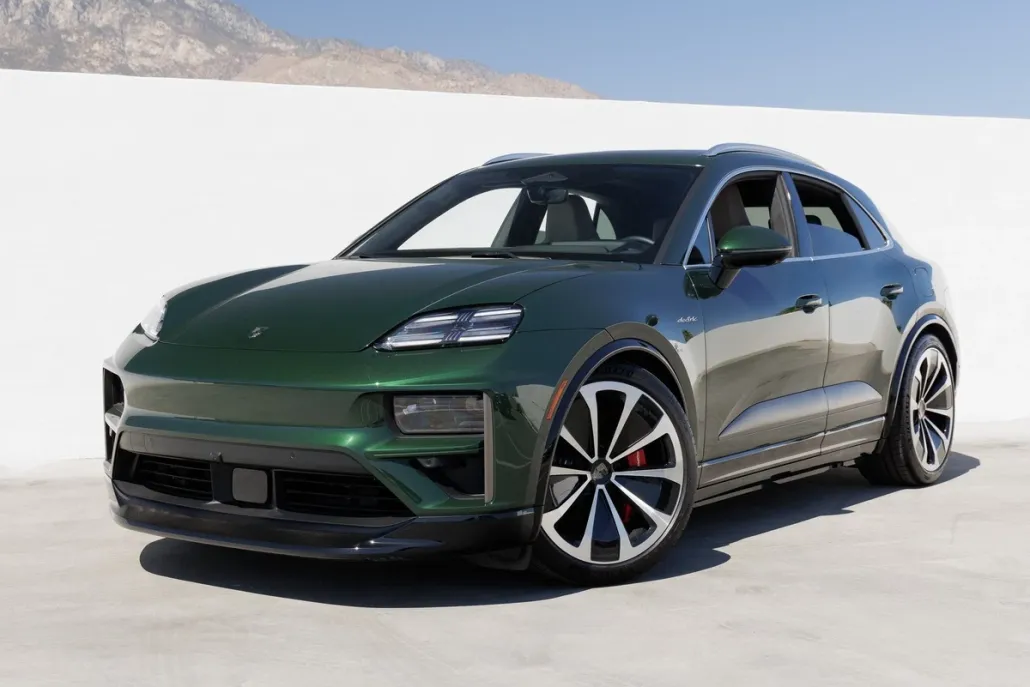 2024 Porsche Macan Turbo Electric photo 1