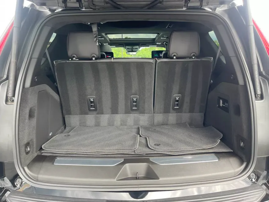 2023 Cadillac Escalade V-Series photo 14