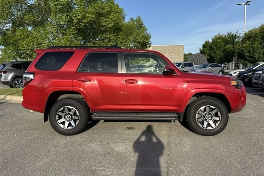 2023 Toyota 4Runner TRD Off-Road Premium photo 1