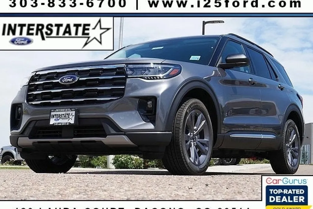 2025 Ford Explorer photo 1