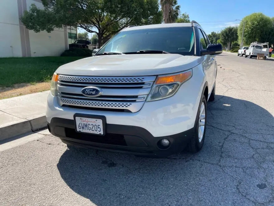 2012 Ford Explorer XLT photo 1
